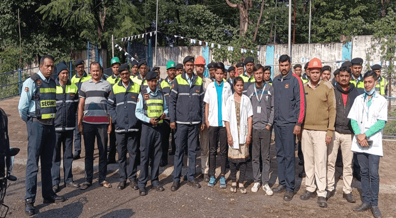 Enabling Field Workers to SEE and WORK Better